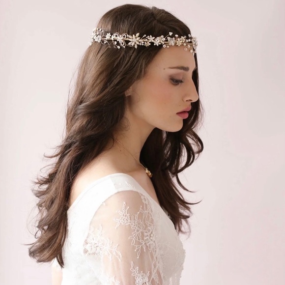 Bridal halo hairpiece